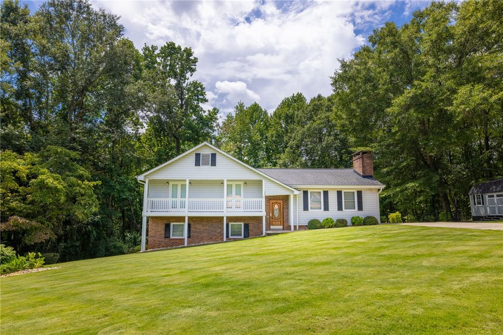 404 S Old Mill Road, Seneca, SC 29678