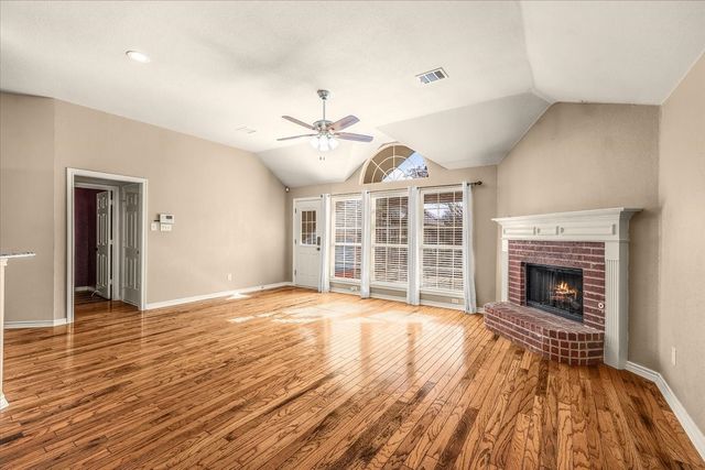 412 Cody Lane, Lewisville, TX 75067