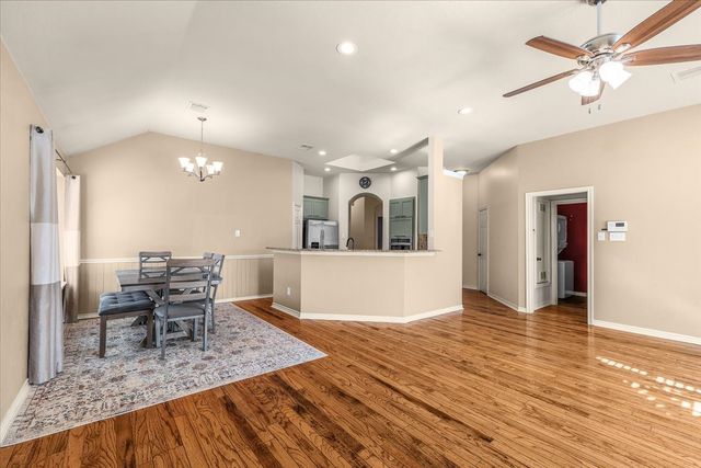 412 Cody Lane, Lewisville, TX 75067