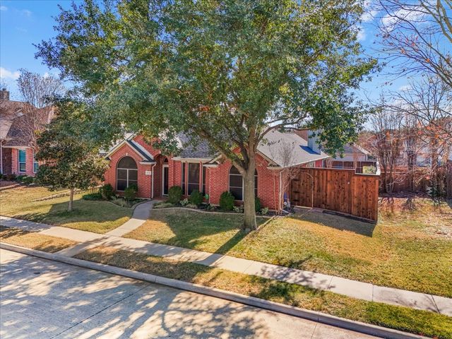 412 Cody Lane, Lewisville, TX 75067