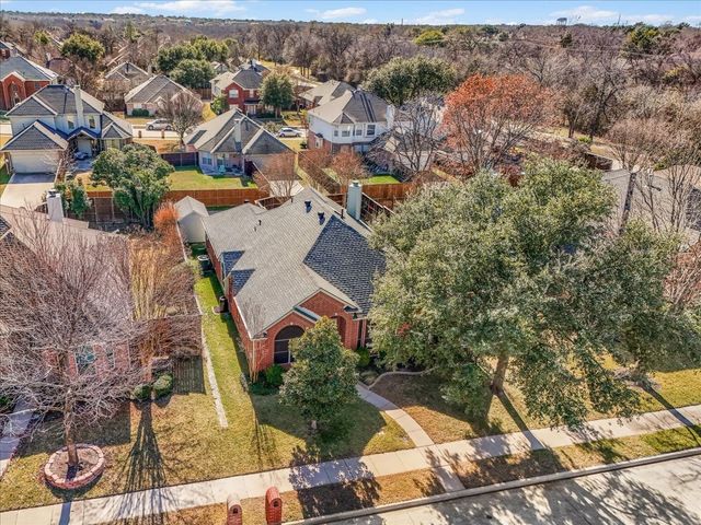 412 Cody Lane, Lewisville, TX 75067