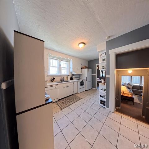 408 E Washington Street, O'fallon, IL 62269