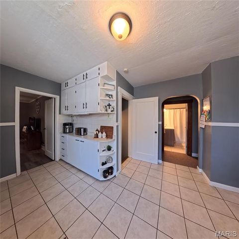 408 E Washington Street, O'fallon, IL 62269