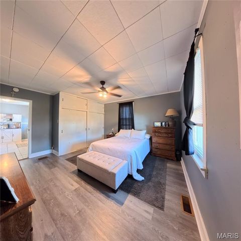 408 E Washington Street, O'fallon, IL 62269