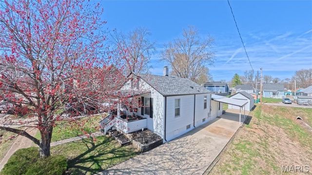 408 E Washington Street, O'fallon, IL 62269