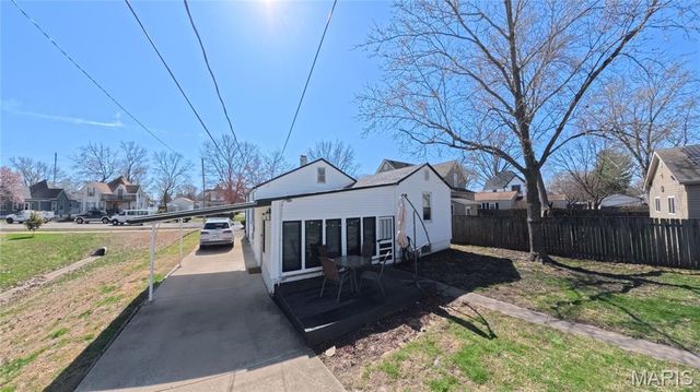 408 E Washington Street, O'fallon, IL 62269