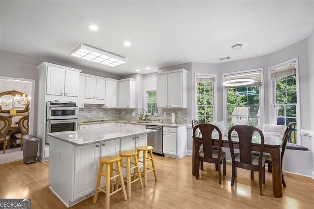 3884 Meandering Way SW, Lilburn, GA 30047