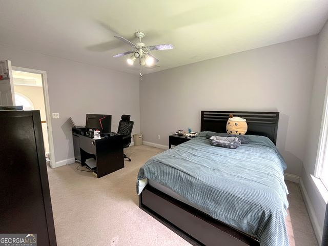 3884 Meandering Way SW, Lilburn, GA 30047
