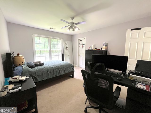 3884 Meandering Way SW, Lilburn, GA 30047
