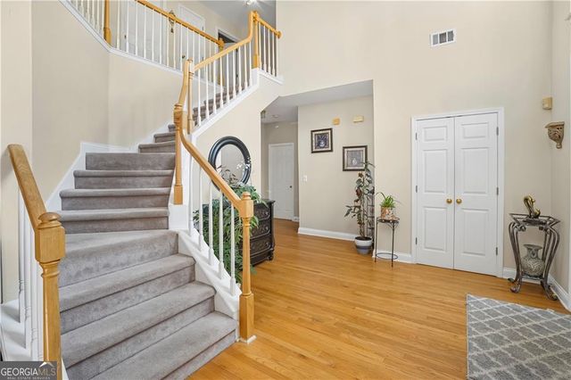 3884 Meandering Way SW, Lilburn, GA 30047