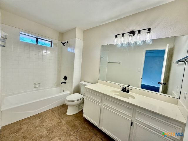 210 Stone Gate Drive, Victoria, TX 77904