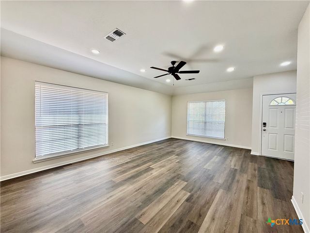 210 Stone Gate Drive, Victoria, TX 77904