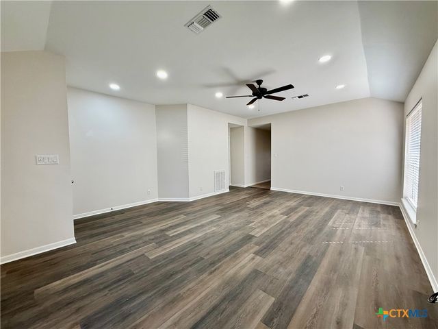 210 Stone Gate Drive, Victoria, TX 77904