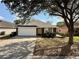 210 Stone Gate Drive, Victoria, TX 77904