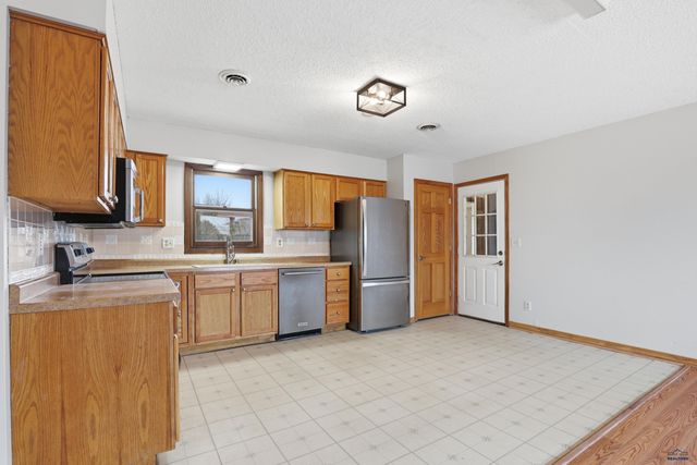 1235 ENNEN DR, Rapid City, SD 57703