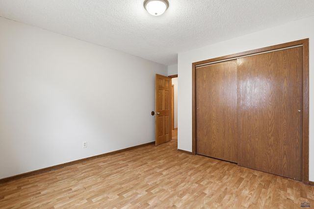 1235 ENNEN DR, Rapid City, SD 57703