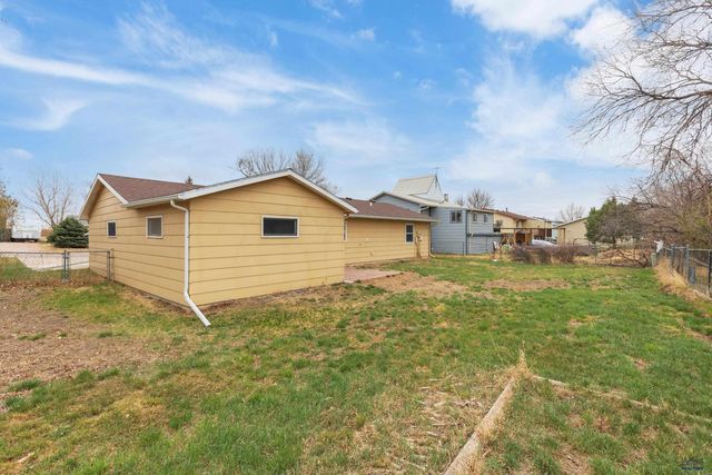 1235 ENNEN DR, Rapid City, SD 57703