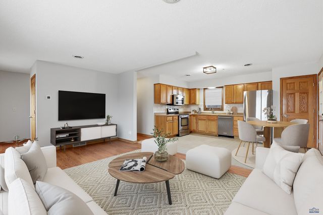 1235 ENNEN DR, Rapid City, SD 57703