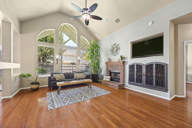 709 Belmont DR, Georgetown, TX 78626