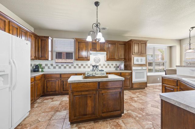 709 Belmont DR, Georgetown, TX 78626
