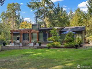 19816 30th Street SW, Lakebay, WA 98349