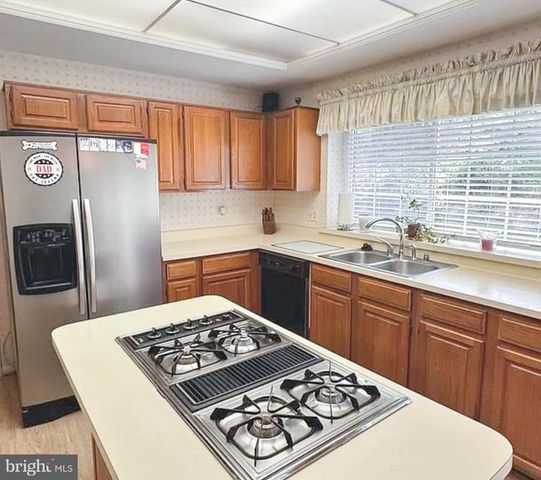 13220 OAK FARM DR, Woodbridge, VA 22192