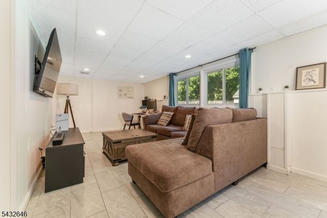 129 Chestnut St, Bridgewater Twp., NJ 08807