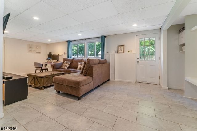 129 Chestnut St, Bridgewater Twp., NJ 08807