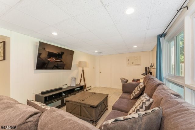 129 Chestnut St, Bridgewater Twp., NJ 08807
