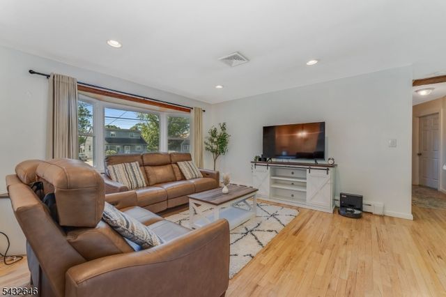 129 Chestnut St, Bridgewater Twp., NJ 08807