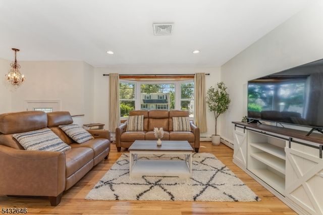 129 Chestnut St, Bridgewater Twp., NJ 08807