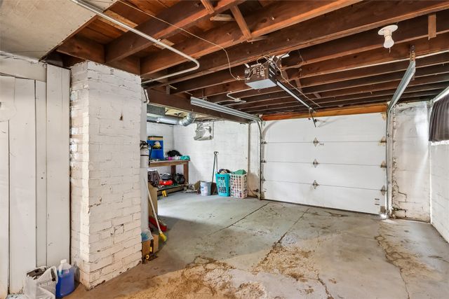 410 Douglas Avenue, Des Moines, IA 50313