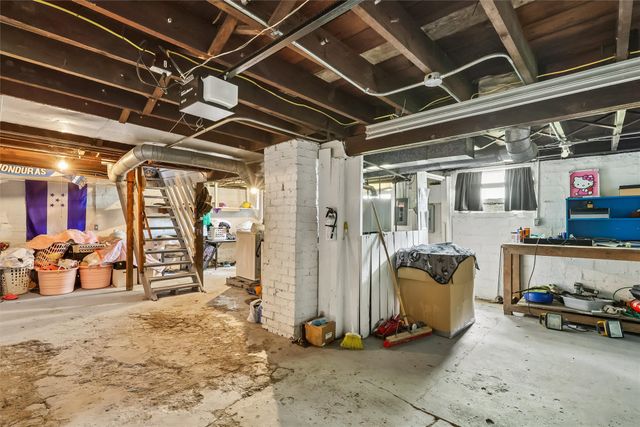 410 Douglas Avenue, Des Moines, IA 50313