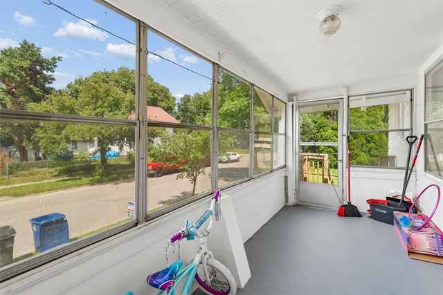 410 Douglas Avenue, Des Moines, IA 50313
