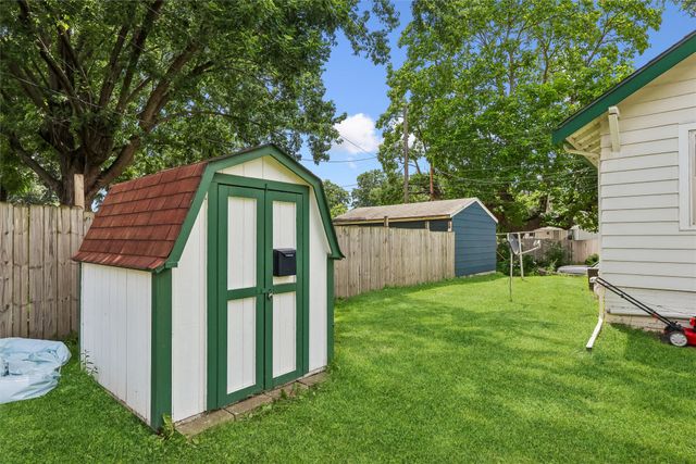 410 Douglas Avenue, Des Moines, IA 50313