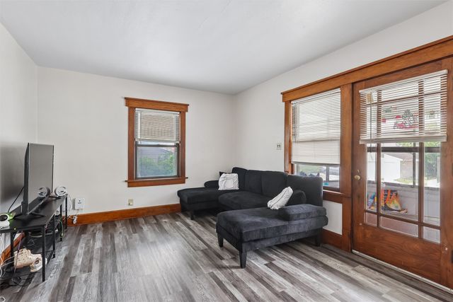 410 Douglas Avenue, Des Moines, IA 50313
