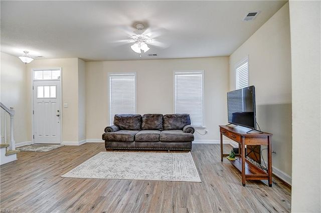 509 Nesbit DR, Chesapeake, VA 23323