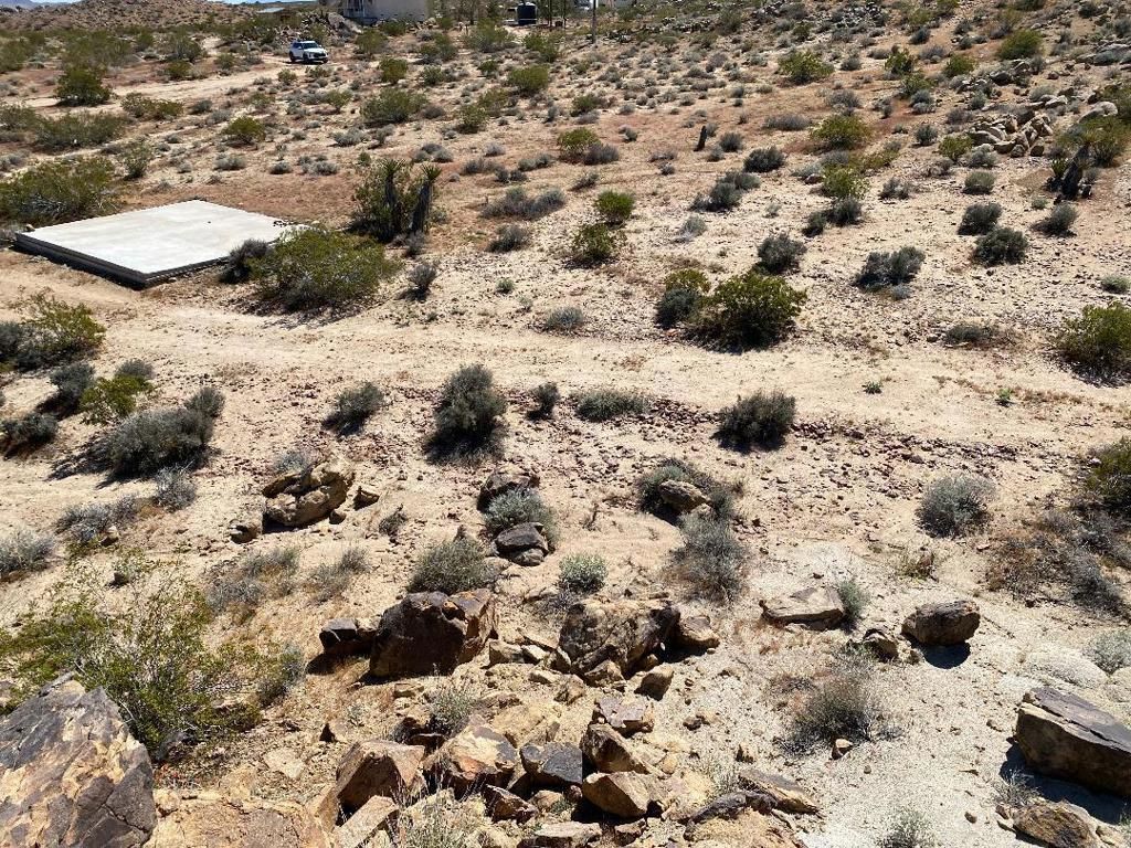 Image 10 of property listing at 5168 Lazy Lane, Johnson Valley, CA 92285