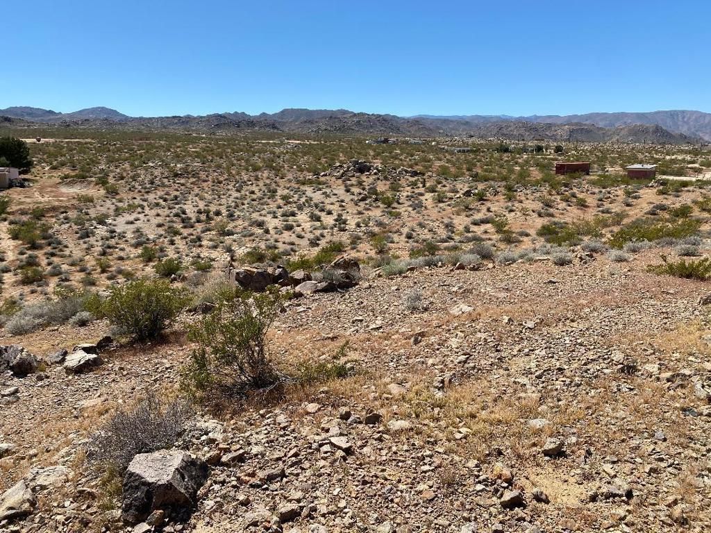 Image 15 of property listing at 5168 Lazy Lane, Johnson Valley, CA 92285