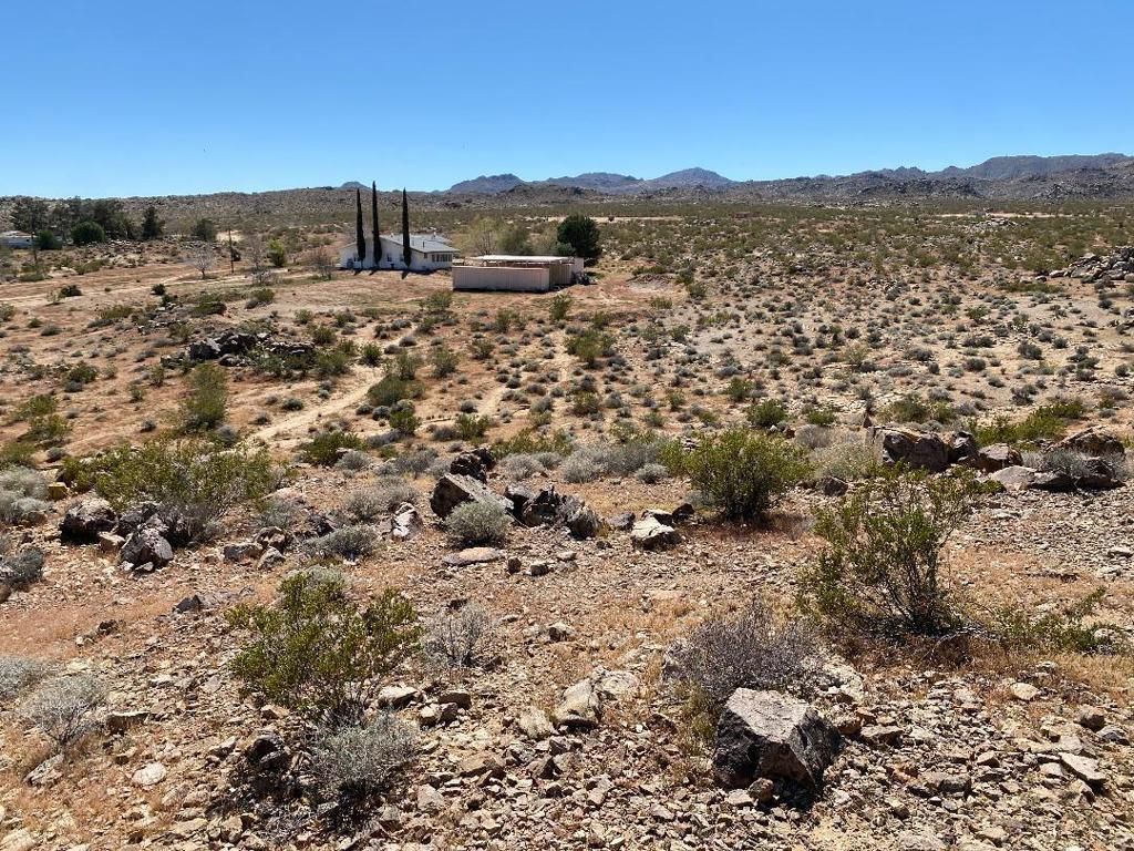 Image 16 of property listing at 5168 Lazy Lane, Johnson Valley, CA 92285