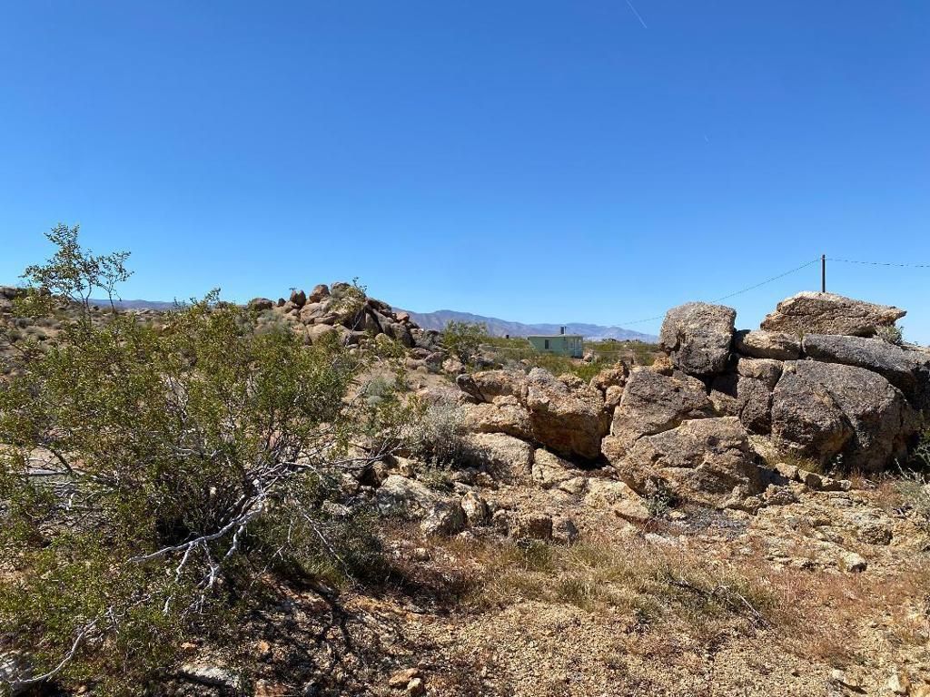 Image 3 of property listing at 5168 Lazy Lane, Johnson Valley, CA 92285