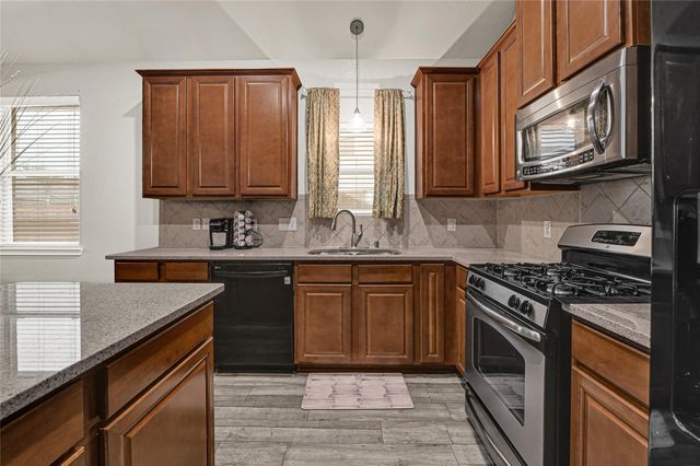 12 Blisten Spring Lane, Manvel, TX 77578