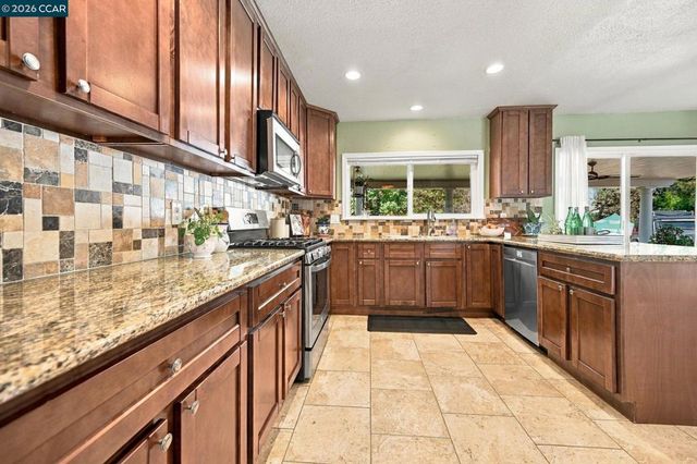 1211 Orange St, Concord, CA 94518