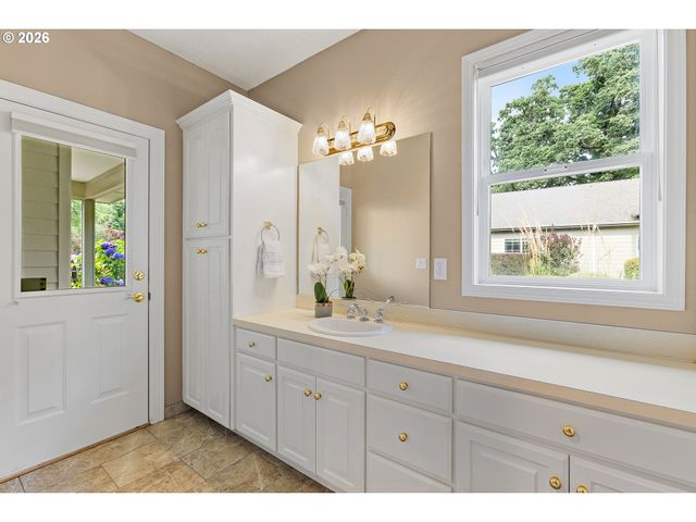 8781 BOULDER RIDGE Ct Se, Salem, OR 97317