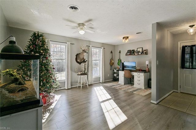 4699 Clopton DR, Hayes, VA 23072