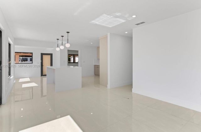 191 SE 6th Avenue, Hialeah, FL 33010