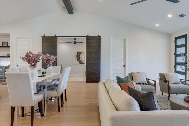 432 Venture BLVD S, Point Venture, TX 78645