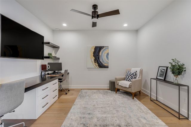 432 Venture BLVD S, Point Venture, TX 78645