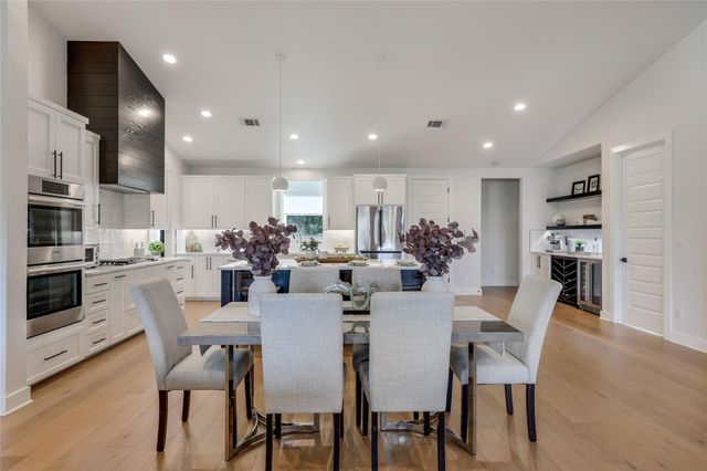 432 Venture BLVD S, Point Venture, TX 78645