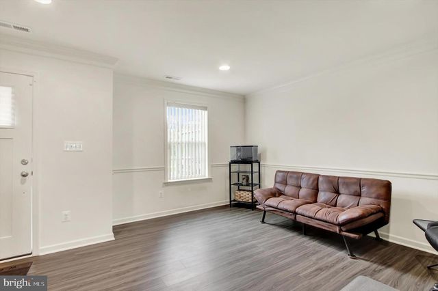 17 NATURES WAY CIR, New Oxford, PA 17350